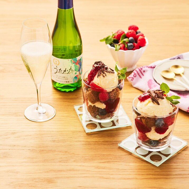 お酒に合う!アイスクリームとベリーのトライフル!
